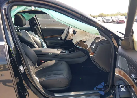 2015 Mercedes-Benz S 550 4Matic z USA, uszkodzony, nr VIN WDDUG8FB8FA119699